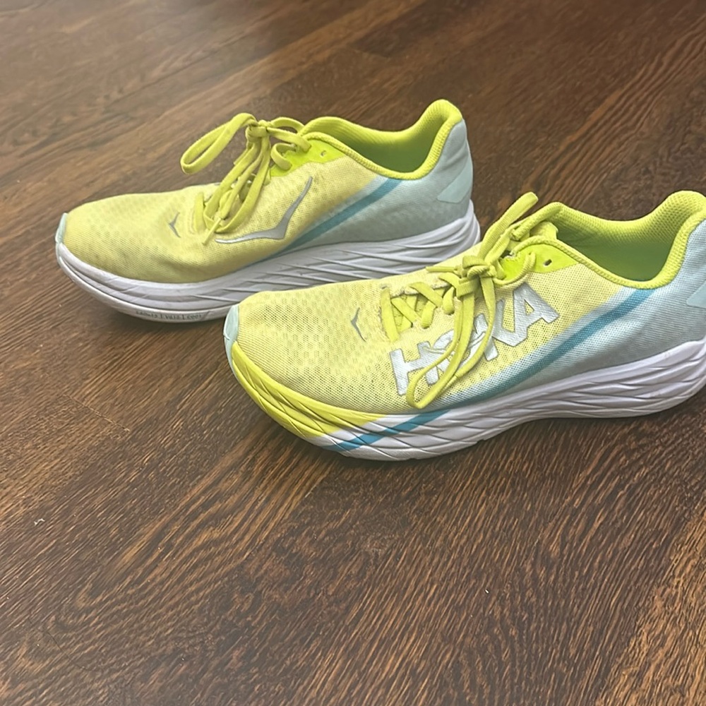 HOKA ONE Women's Rocket X Carbon Plated Running Shoes